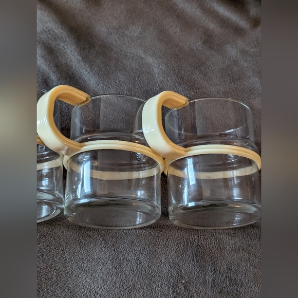 6 Vintage Glass Mugs 8oz Coffee or Tea Glass Mugs with Cream Coloured Plastic - Picture 3 of 9